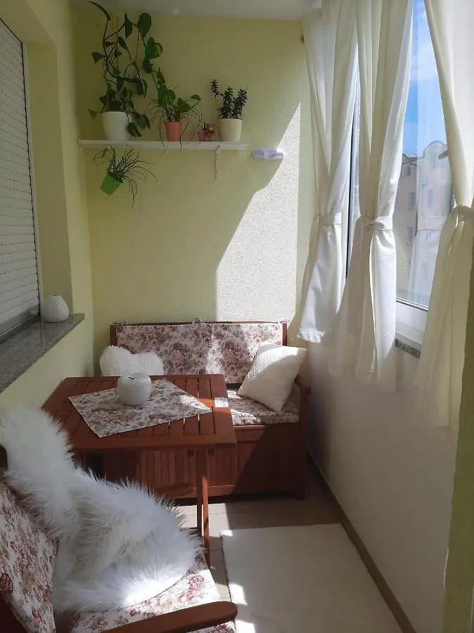 아파트 Apartman Sky 풀라
